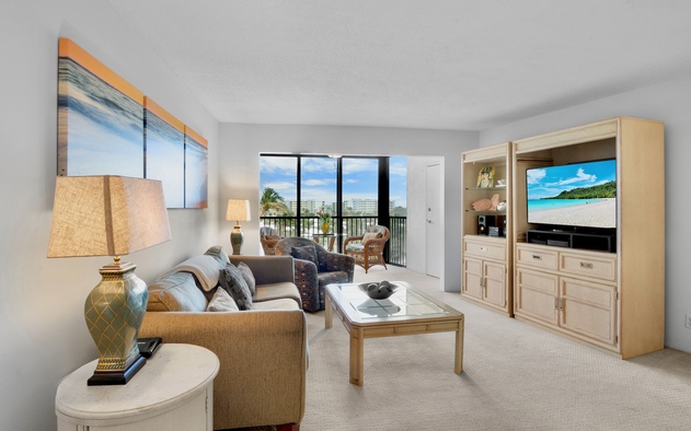 Harbor Towers 525 2