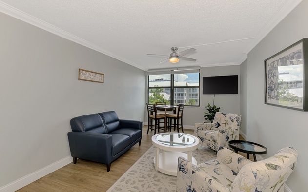 Harbor Towers 418 5