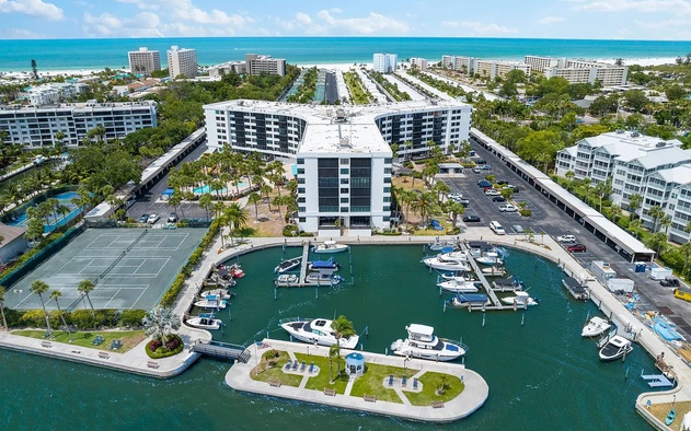 Harbor Towers 417 7