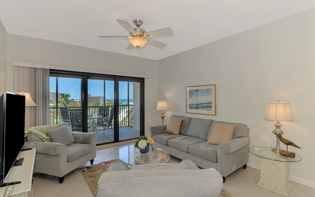 Harbor Towers 721 2