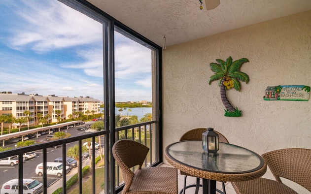 Harbor Towers 514 2