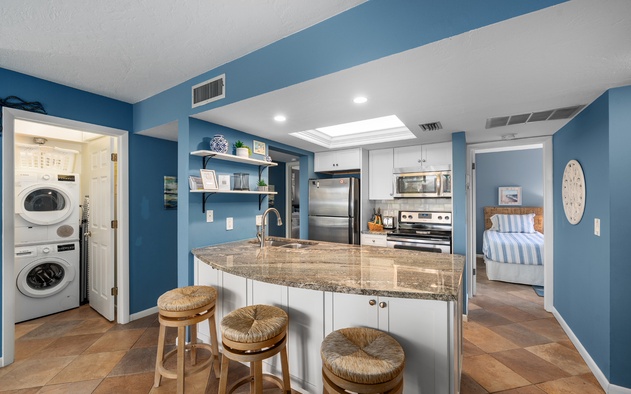 Midnight Cove II 611F 3