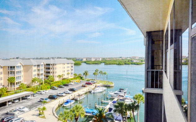 Harbor Towers 709 3