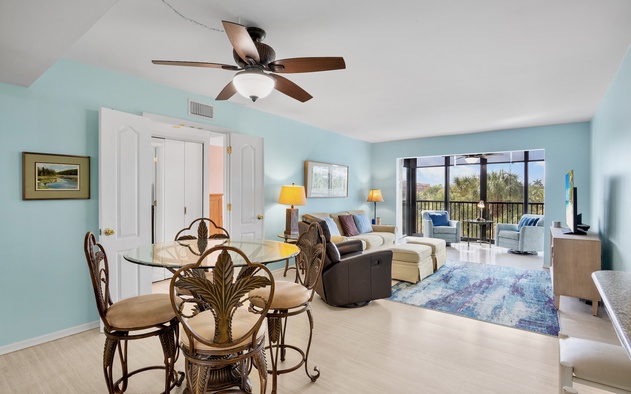 Harbor Towers 303