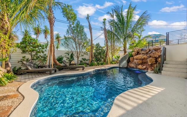 Knot A Basic Beach House