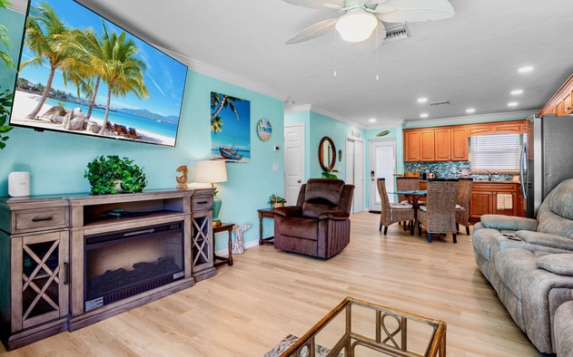 Jamaica Royale 102 5