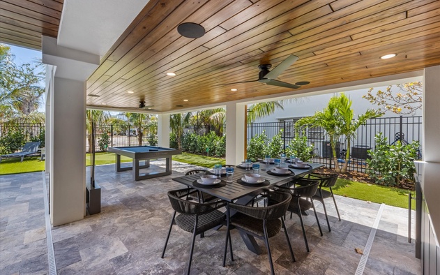 Lido Luxe Estate 4