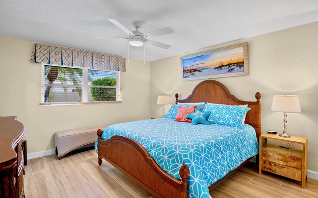 Jamaica Royale 108 10