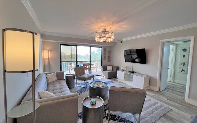 Harbor Towers 528 3