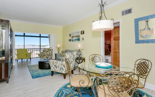 Harbor Towers 709