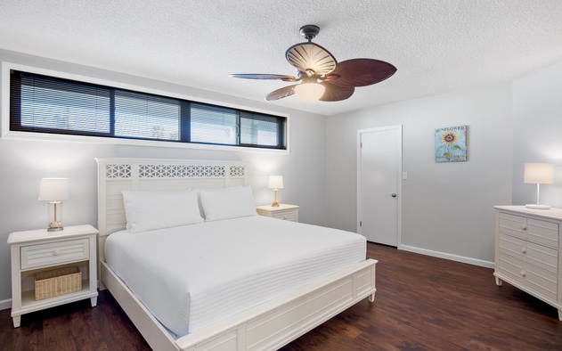 Lido Beach Retreat 5