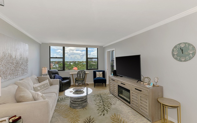 Harbor Towers 601 2