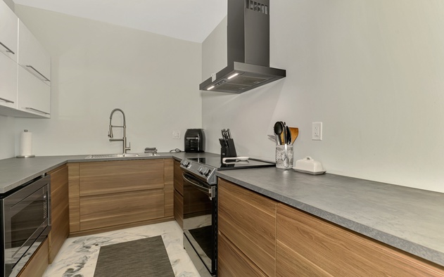 Harbor Towers 121 4