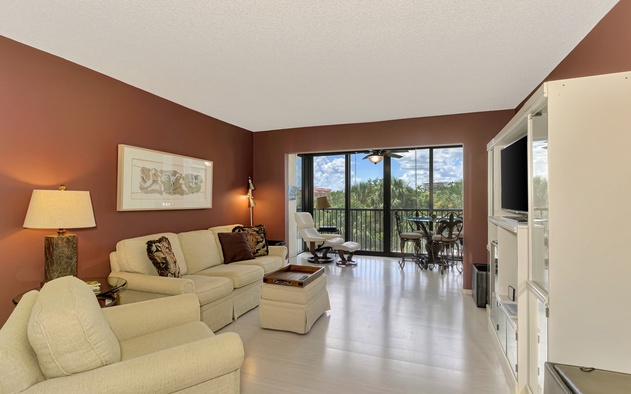 Harbor Towers 303