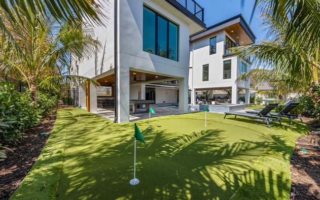 Lido Luxe Estate 10
