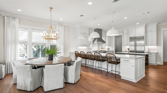 First Floor: Dining Area