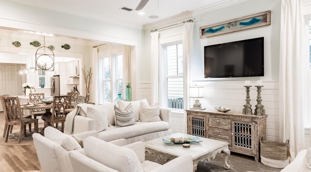 First Floor: Living Area