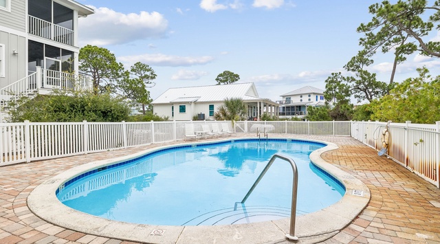 Community pool