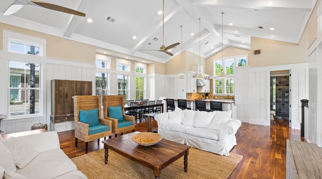 Second Floor: Living Area