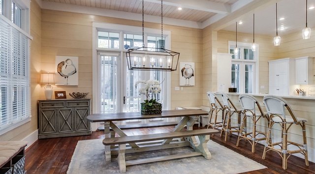 First Floor: Dining Area