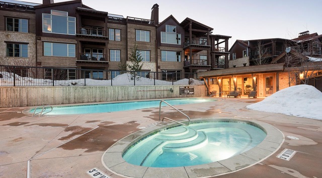  Shared Hot Tub and Pool