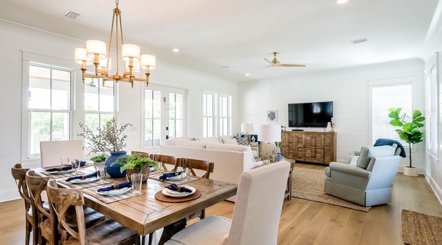 First Floor: Dining Area