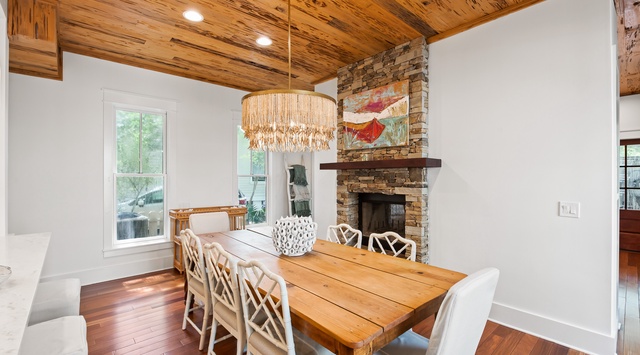 First Floor: Dining Area