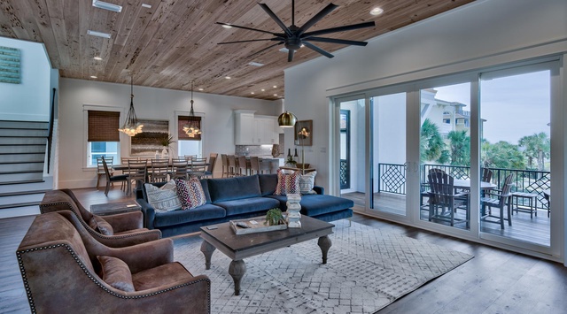 Second Floor: Living Area