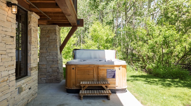  Private Hot Tub