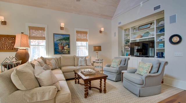 First Floor: Living