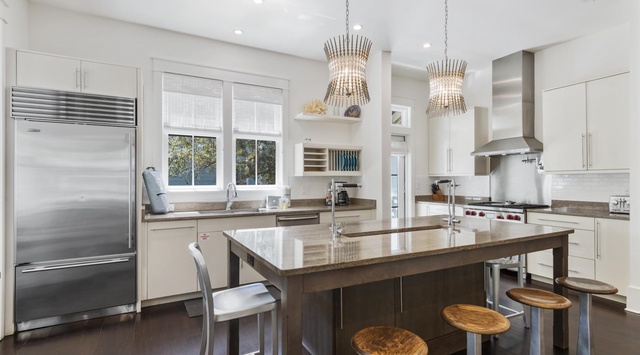 First Floor: Kitchen