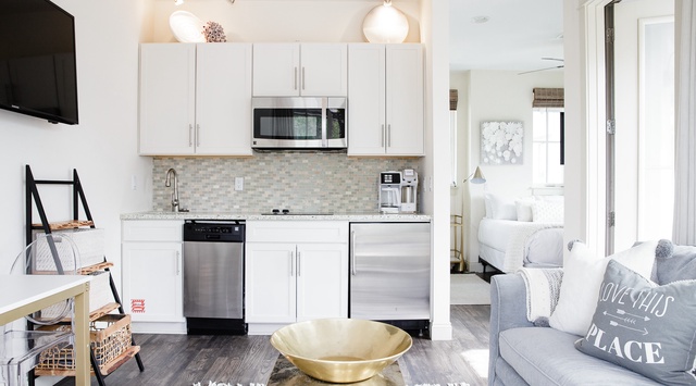 Carriage House: Living Area