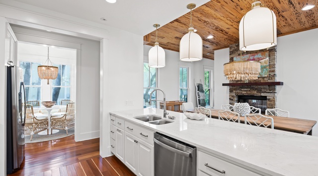 First Floor: Kitchen