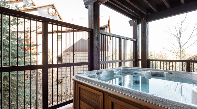  Private Hot Tub