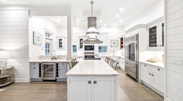 Array_146SilverLaurelWay-15