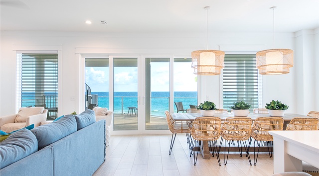 Second Floor: Living Area