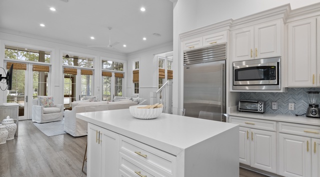 First Floor: Kitchen