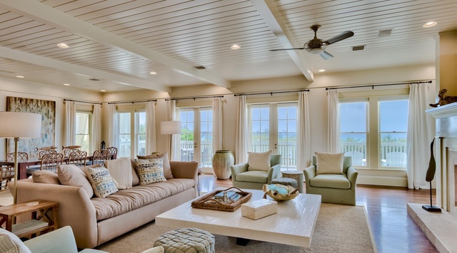 Second Floor: Living Area