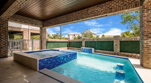 Private Pool and Sitting Spa