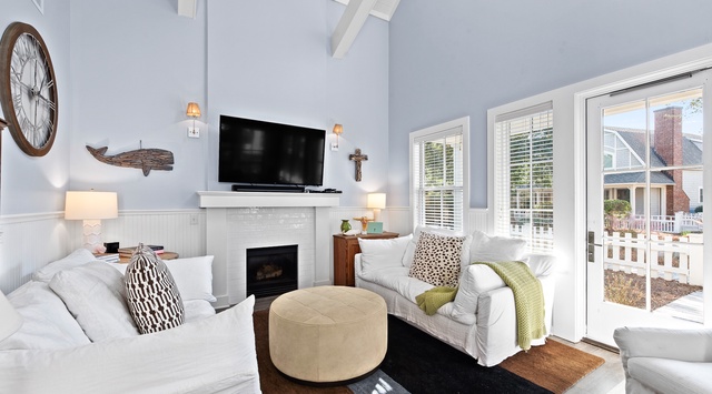 First Floor: Living Area