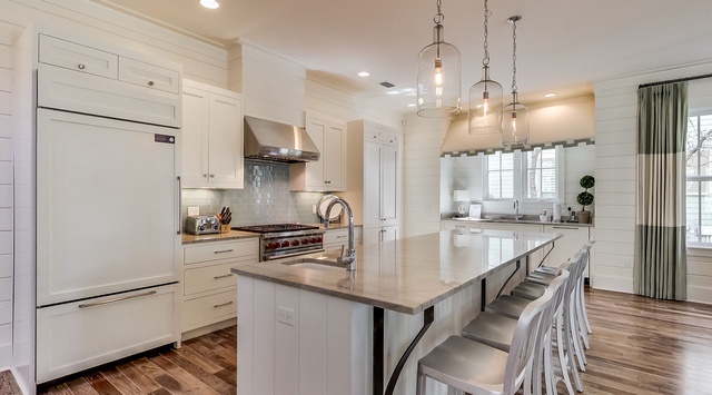 First Floor: Kitchen