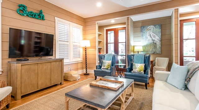 First Floor: Living Area