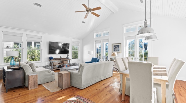 Second Floor: Living Area