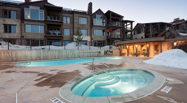  Shared Hot Tub and Pool