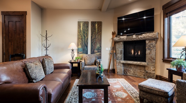  Living Room with Fireplace