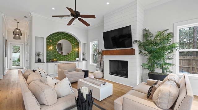 First Floor: Living Area