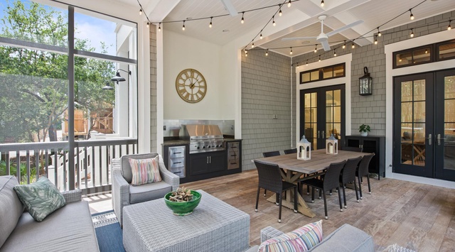 Screened In Outdoor Seating