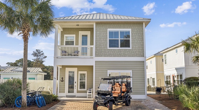 Newly furnished house with new 6-seat golf cart & 4 bikes