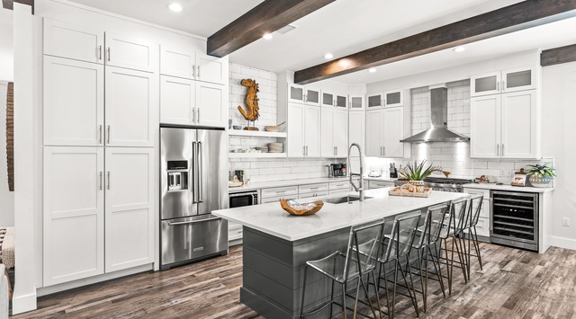 First Floor: Kitchen