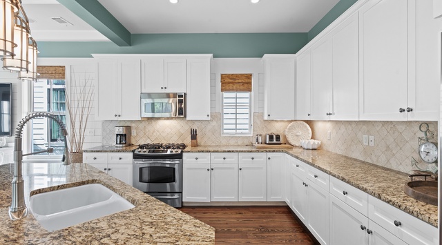 First Floor: Kitchen